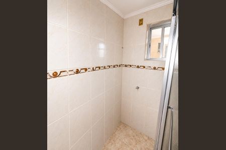 Banheiro de apartamento à venda com 2 quartos, 55m² em Conjunto Residencial José Bonifácio, São Paulo