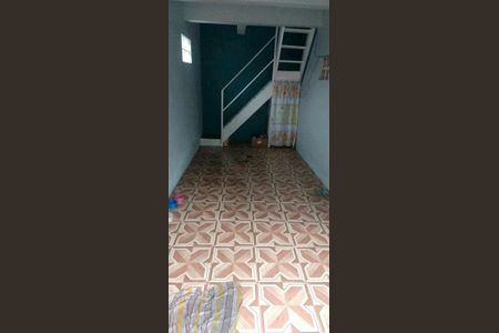 Garagem de casa à venda com 2 quartos, 120m² em Guajuviras, Canoas