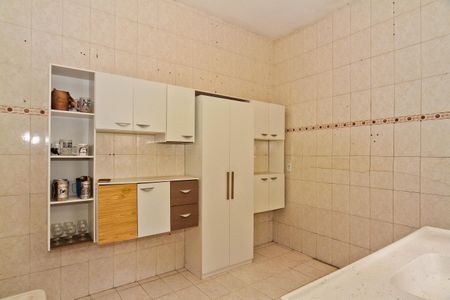 Casa à venda com 377m², 2 quartos e 4 vagasCasa 2 - cozinha