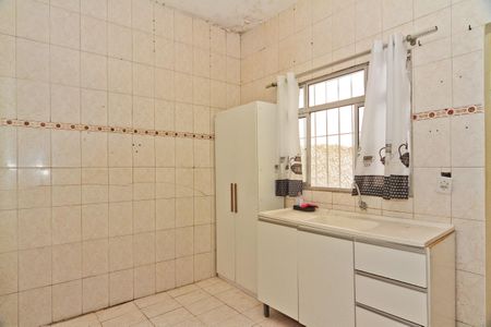 Casa à venda com 377m², 2 quartos e 4 vagasCasa 2 - cozinha
