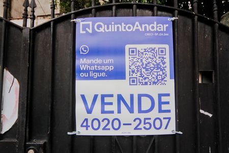 Casa à venda com 377m², 2 quartos e 4 vagasPlaca