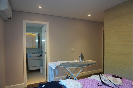Suite 2 de casa de condomínio à venda com 4 quartos, 390m² em Residencial Seis (alphaville), Santana de Parnaíba
