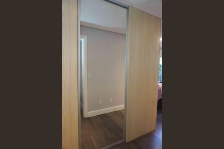 Casa de condomínio à venda com 390m², 4 quartos e 4 vagasSuite 2