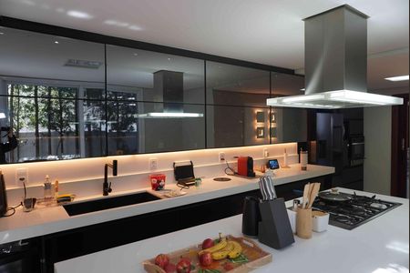Cozinha de casa de condomínio à venda com 4 quartos, 390m² em Residencial Seis (alphaville), Santana de Parnaíba