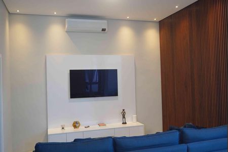 Casa de condomínio à venda com 390m², 4 quartos e 4 vagasSala de TV