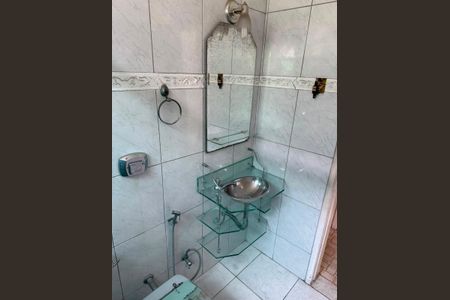 Casa à venda com 200m², 2 quartos e 1 vaga