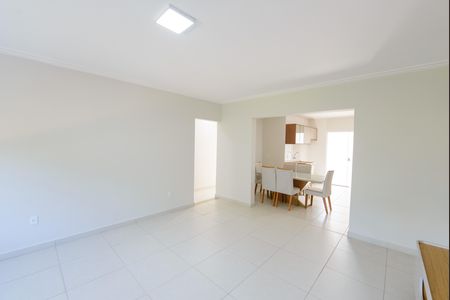 Sala de apartamento para alugar com 3 quartos, 110m² em Parque Senhor do Bonfim, Taubaté