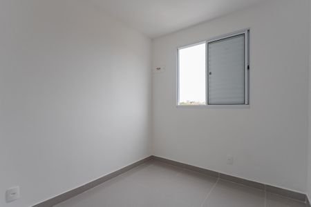 Quarto 1 de apartamento para alugar com 2 quartos, 45m² em Jardim Itu, Porto Alegre