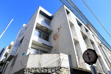 Apartamento para alugar com 96m², 3 quartos e 1 vaga Apartamento para alugar com 96m², 3 quartos e 1 vagaFachada