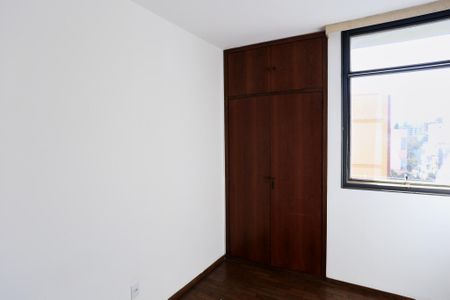 Apartamento para alugar com 96m², 3 quartos e 1 vaga Apartamento para alugar com 96m², 3 quartos e 1 vagaQuarto