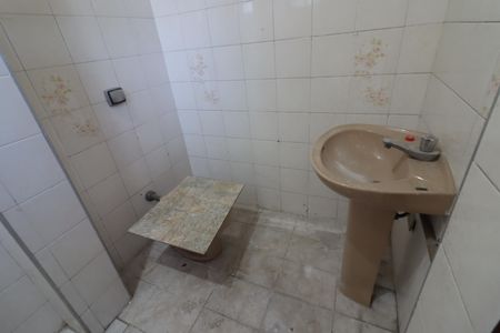 Casa para alugar com 340m², 3 quartos e 4 vagasBanheiro do salão
