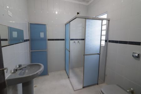 Casa para alugar com 340m², 3 quartos e 4 vagasBanheiro da Suíte 1