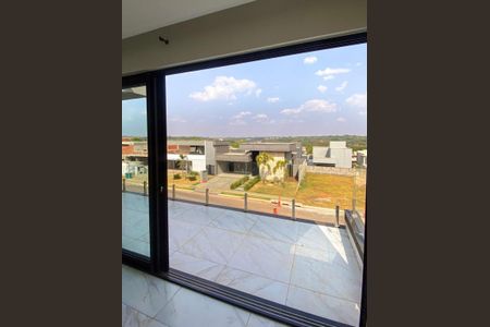 Casa de condomínio para alugar com 402m², 4 quartos e 6 vagas Casa de condomínio para alugar com 402m², 4 quartos e 6 vagasVaranda
