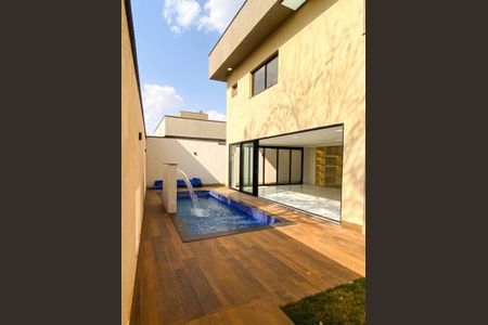Casa de condomínio para alugar com 402m², 4 quartos e 6 vagas Casa de condomínio para alugar com 402m², 4 quartos e 6 vagasPiscina