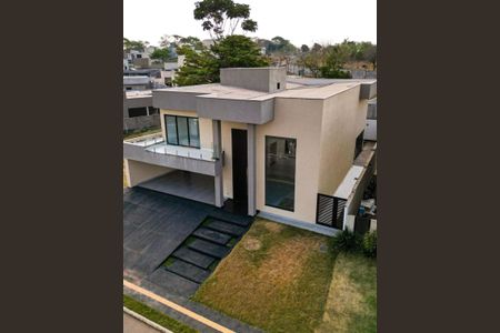 Casa de condomínio para alugar com 402m², 4 quartos e 6 vagas Casa de condomínio para alugar com 402m², 4 quartos e 6 vagasFachada