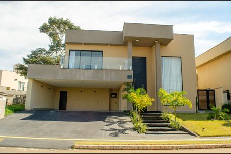 Fachada de casa de condomínio para alugar com 4 quartos, 402m² em Residencial Goiânia Golfe Clube, Goiânia