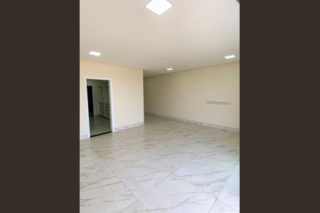 Sala de casa de condomínio para alugar com 4 quartos, 402m² em Residencial Goiânia Golfe Clube, Goiânia