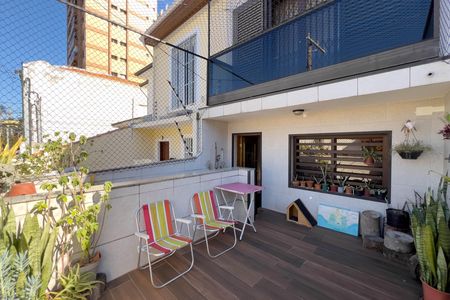 Casa à venda com 117m², 2 quartos e 2 vagas Casa à venda com 117m², 2 quartos e 2 vagasTerraço