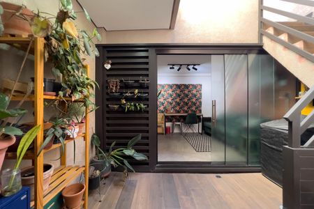 Casa à venda com 117m², 2 quartos e 2 vagas Casa à venda com 117m², 2 quartos e 2 vagasQuintal
