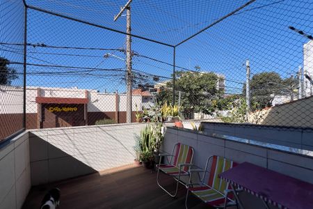 Casa à venda com 117m², 2 quartos e 2 vagas Casa à venda com 117m², 2 quartos e 2 vagasTerraço