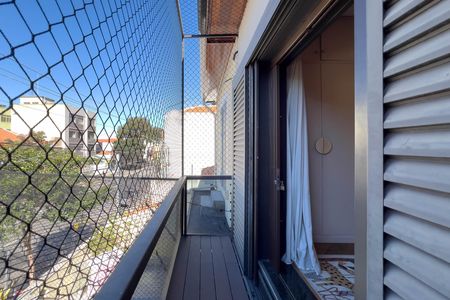 Casa à venda com 117m², 2 quartos e 2 vagas Casa à venda com 117m², 2 quartos e 2 vagasVaranda