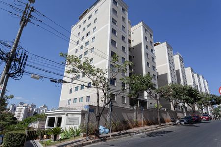 Apartamento para alugar com 75m², 3 quartos e 2 vagas Apartamento para alugar com 75m², 3 quartos e 2 vagasFachada