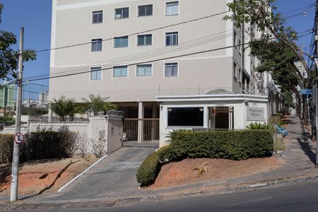 Apartamento para alugar com 75m², 3 quartos e 2 vagas Apartamento para alugar com 75m², 3 quartos e 2 vagasFachada