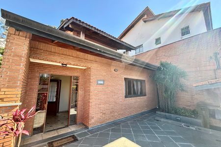 Casa para alugar com 275m², 5 quartos e 2 vagas Casa para alugar com 275m², 5 quartos e 2 vagasGaragem