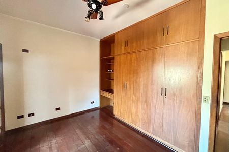 Casa para alugar com 275m², 5 quartos e 2 vagas Casa para alugar com 275m², 5 quartos e 2 vagasQuarto 2