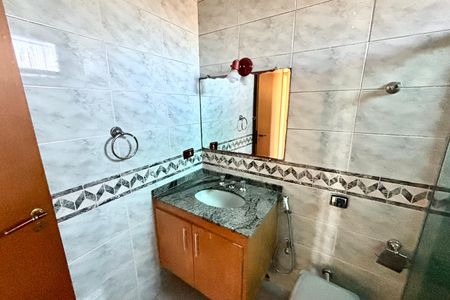 Casa para alugar com 275m², 5 quartos e 2 vagas Casa para alugar com 275m², 5 quartos e 2 vagasBanheiro 1