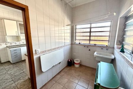 Casa para alugar com 275m², 5 quartos e 2 vagas Casa para alugar com 275m², 5 quartos e 2 vagasÁrea de serviço