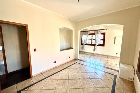 Casa para alugar com 275m², 5 quartos e 2 vagas Casa para alugar com 275m², 5 quartos e 2 vagasSala
