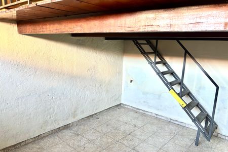 Casa para alugar com 275m², 5 quartos e 2 vagas Casa para alugar com 275m², 5 quartos e 2 vagasÁrea comum