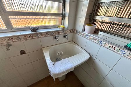 Casa para alugar com 275m², 5 quartos e 2 vagas Casa para alugar com 275m², 5 quartos e 2 vagasÁrea de serviço