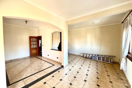 Casa para alugar com 275m², 5 quartos e 2 vagas Casa para alugar com 275m², 5 quartos e 2 vagasSala