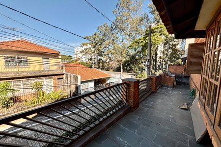 Casa para alugar com 275m², 5 quartos e 2 vagas Casa para alugar com 275m², 5 quartos e 2 vagasVaranda