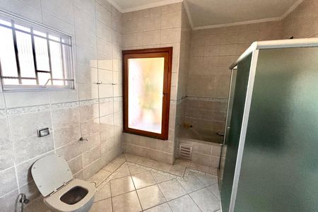 Casa para alugar com 275m², 5 quartos e 2 vagas Casa para alugar com 275m², 5 quartos e 2 vagasBanheiro 2