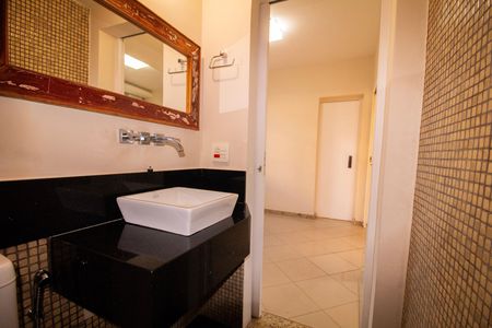 Apartamento para alugar com 120m², 3 quartos e 1 vaga Apartamento para alugar com 120m², 3 quartos e 1 vagaBanheiro da Suite 03