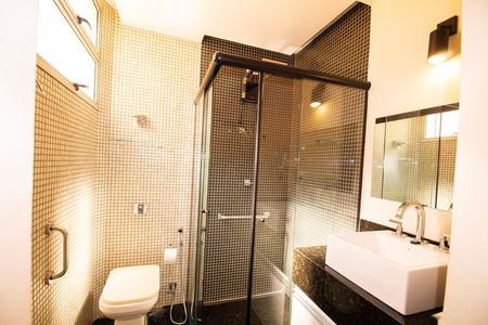Apartamento para alugar com 120m², 3 quartos e 1 vaga Apartamento para alugar com 120m², 3 quartos e 1 vagaBanheiro da Suite 01