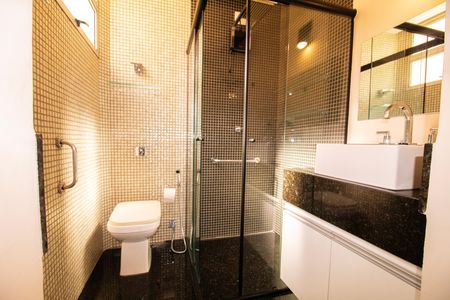 Apartamento para alugar com 120m², 3 quartos e 1 vaga Apartamento para alugar com 120m², 3 quartos e 1 vagaBanheiro da Suite 01