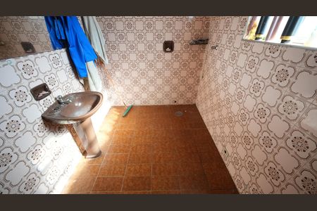 Casa à venda com 163m², 3 quartos e 6 vagasBanheiro social