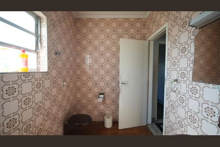 Casa à venda com 163m², 3 quartos e 6 vagasBanheiro social