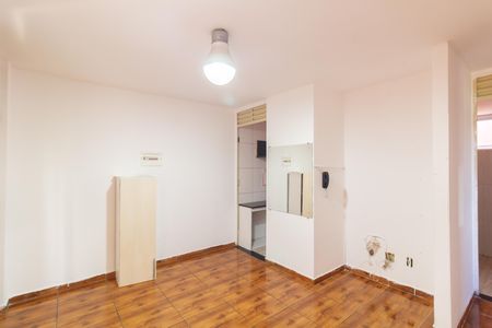 Sala de apartamento para alugar com 2 quartos, 41m² em Conjunto Habitacional Barro Branco Ii, São Paulo