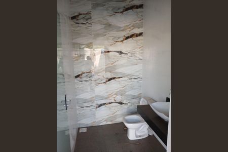 Casa à venda com 250m², 2 quartos e 4 vagas Casa à venda com 250m², 2 quartos e 4 vagasBanheiro