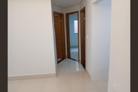 Casa à venda com 250m², 2 quartos e 4 vagas Casa à venda com 250m², 2 quartos e 4 vagasSala