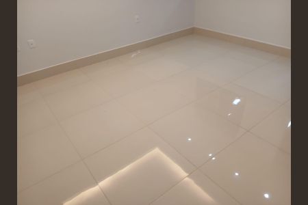 Casa à venda com 250m², 2 quartos e 4 vagas Casa à venda com 250m², 2 quartos e 4 vagasSala