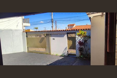 Casa para alugar com 195m², 3 quartos e 3 vagas Casa para alugar com 195m², 3 quartos e 3 vagasFachada