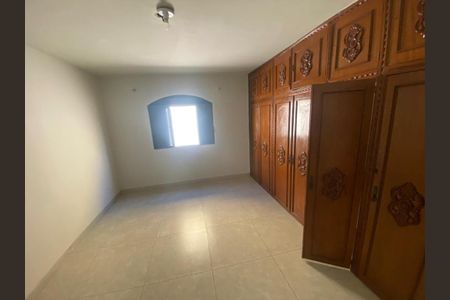 Casa para alugar com 195m², 3 quartos e 3 vagas Casa para alugar com 195m², 3 quartos e 3 vagasQuarto 2