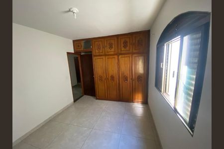 Casa para alugar com 195m², 3 quartos e 3 vagas Casa para alugar com 195m², 3 quartos e 3 vagasQuarto 2