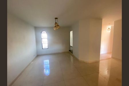 Sala de casa para alugar com 3 quartos, 195m² em Saraiva, Uberlândia